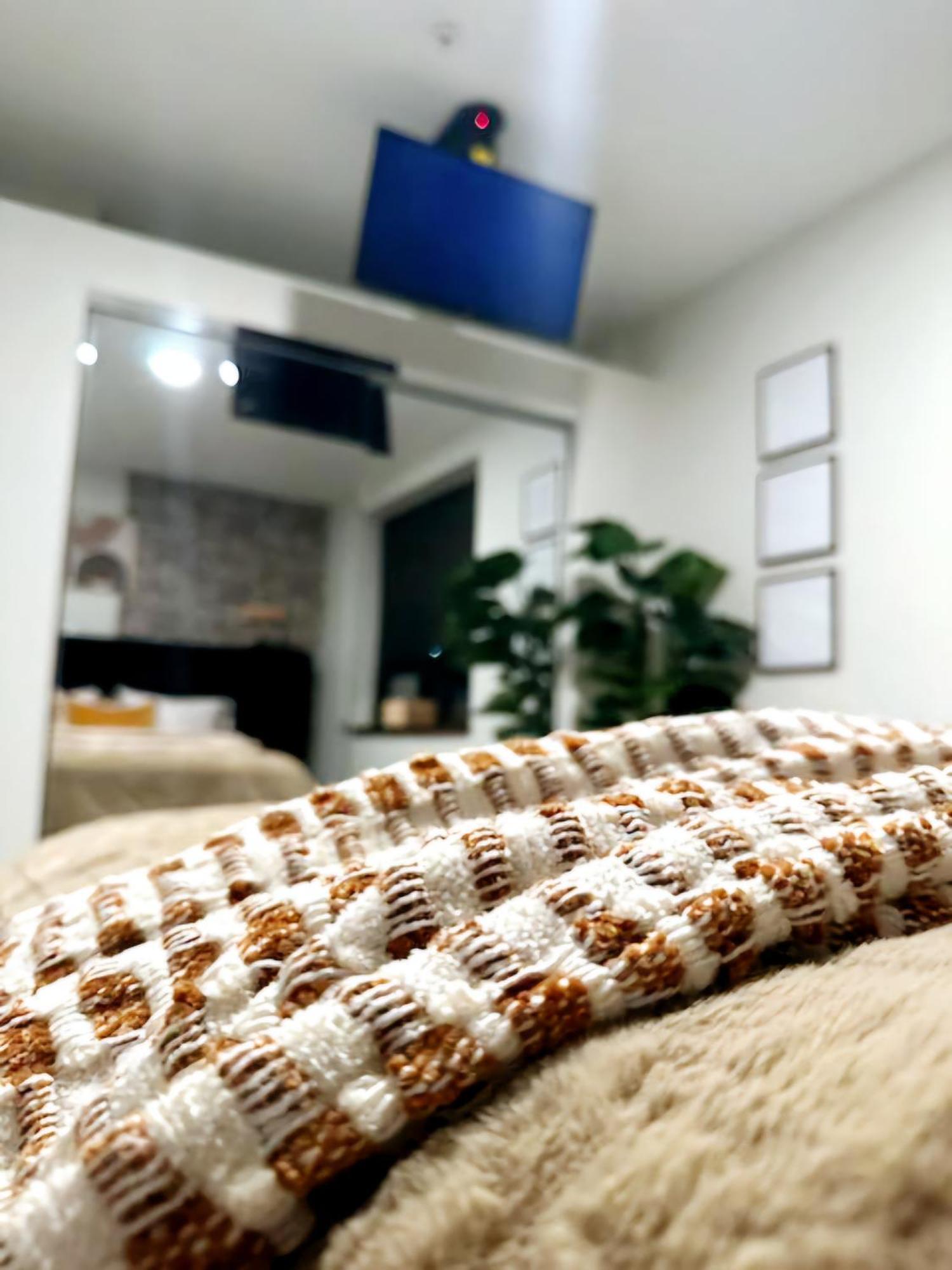 Contemporary Downtown Condo Джэксонвиль Экстерьер фото